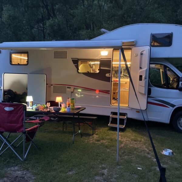 Obytné auto - jedkamchces.cz